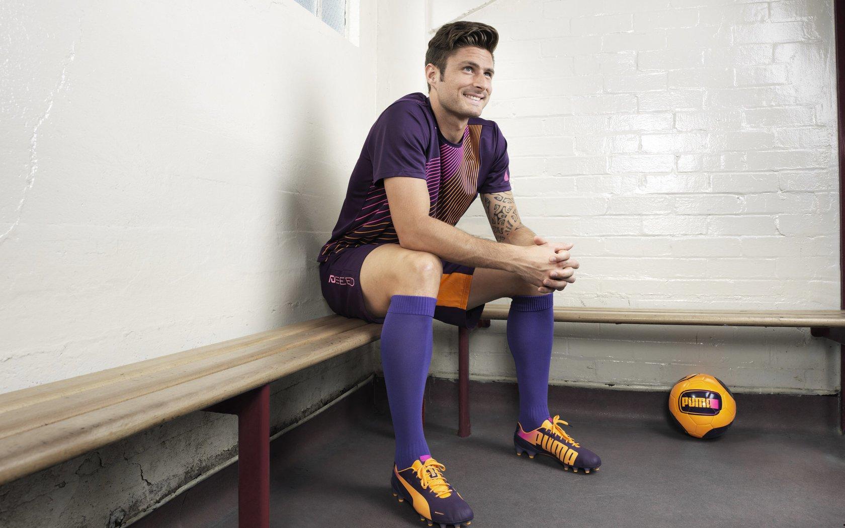 英格兰U21队公布11月大名单,曼城新星刘易斯领衔,贝林厄姆之弟与多特小将吉滕斯入选