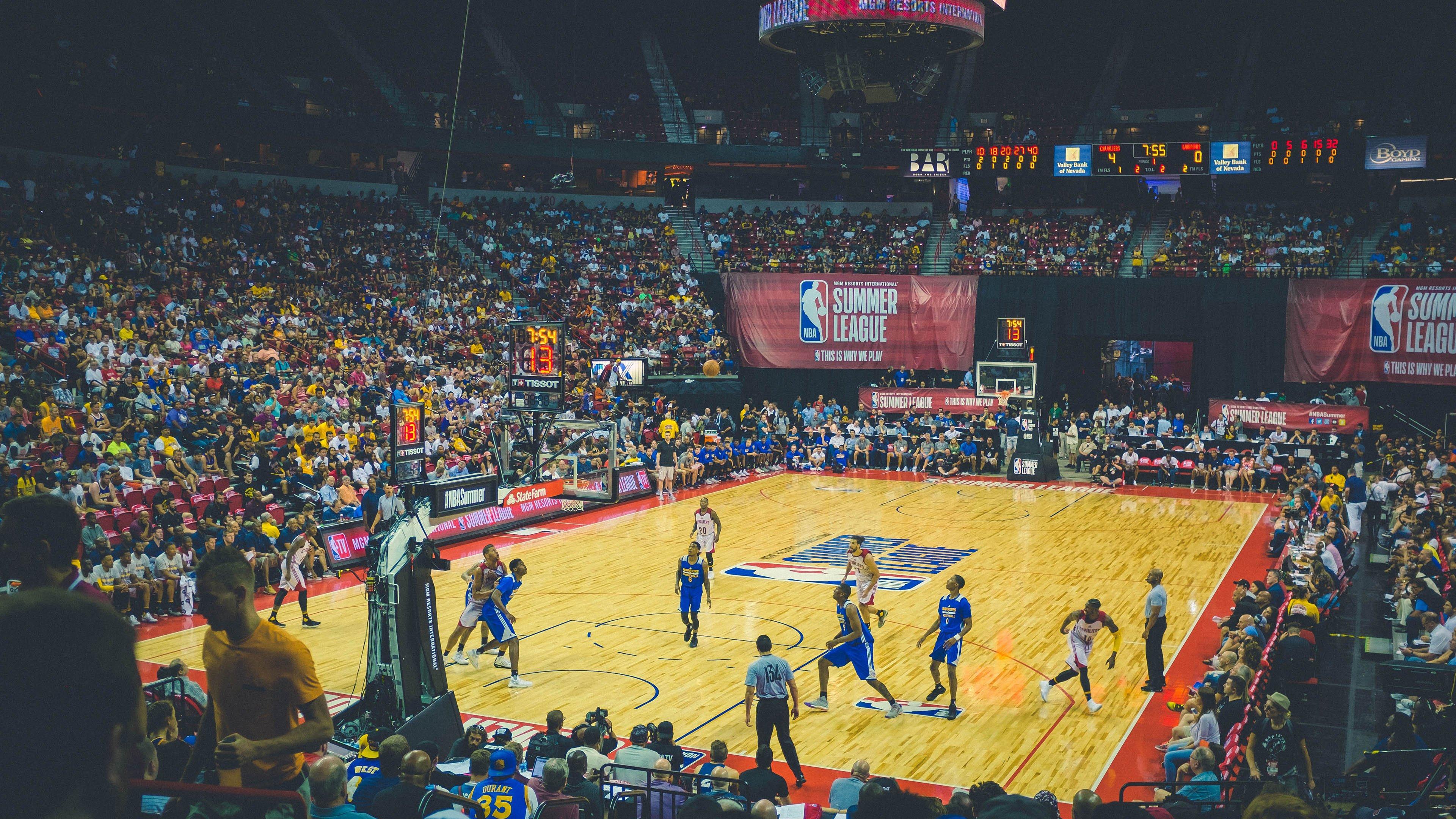 火箭新星闪耀主场 官方海报致谢球迷，胜利周背后的感恩故事